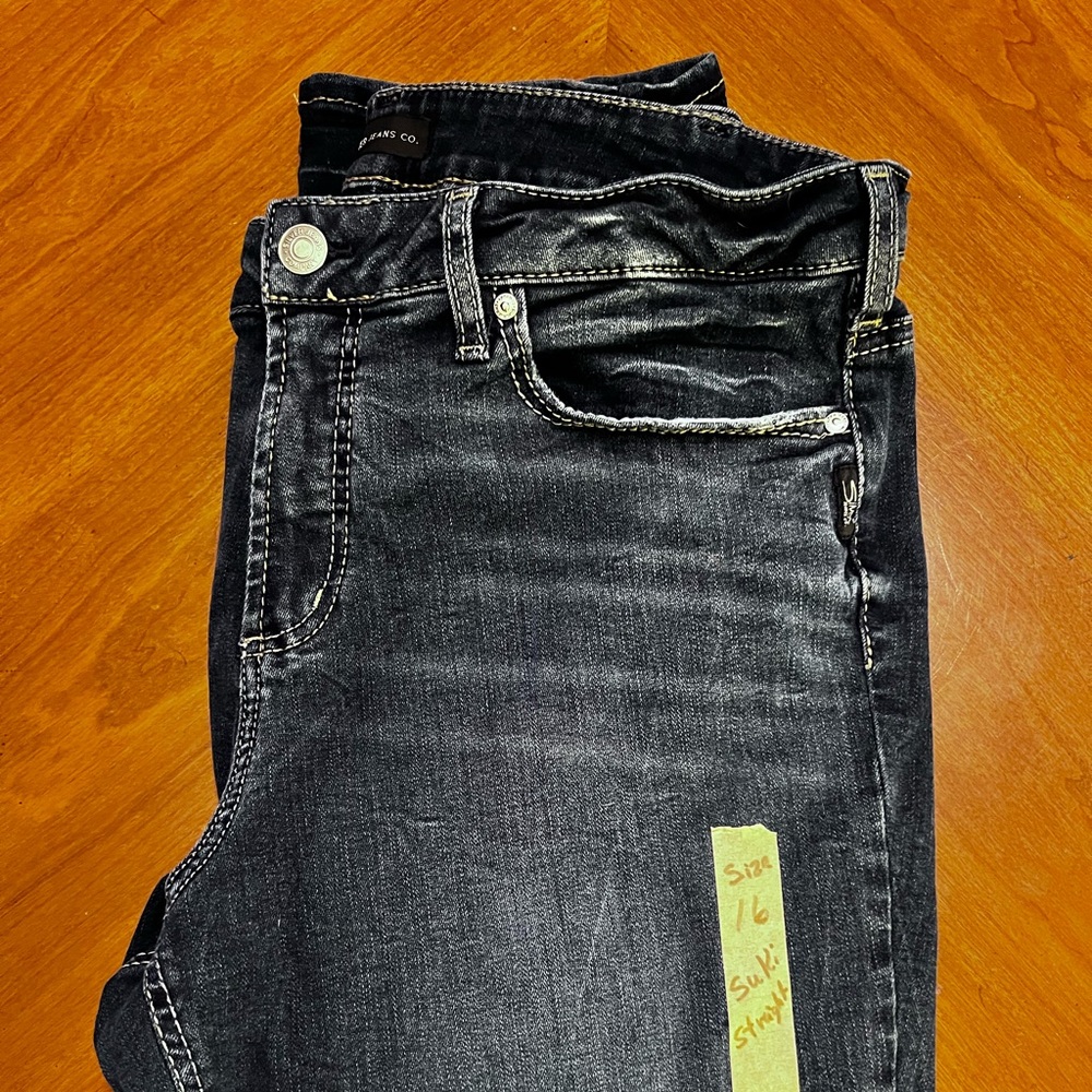 Silver Jeans Women’s  Suki Straight Size 16 - length 29”